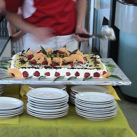 רימיני Hotel Universo מראה חיצוני תמונה