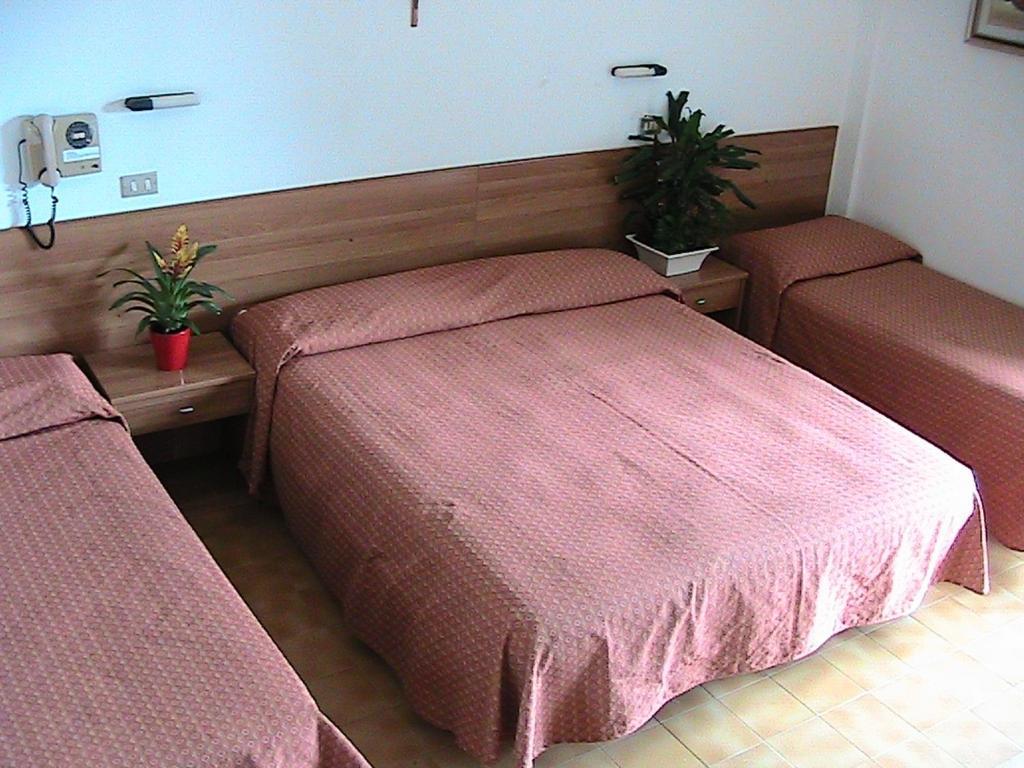 רימיני Hotel Universo חדר תמונה